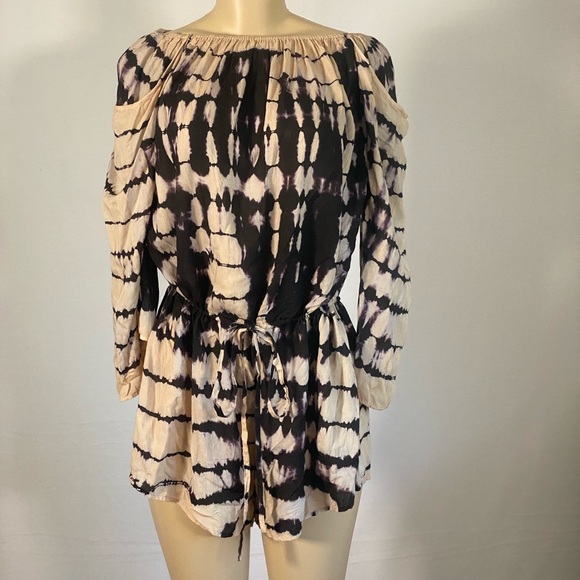 Elan Dresses & Skirts - Elan Black and Cream Smocked 3/4 Sleeve Blouse